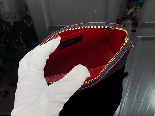 Alice Bags- Louis Vuittons - 16529