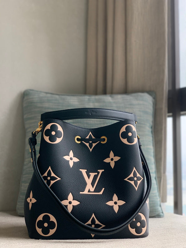 Alice Bags- Louis Vuittons - 16164
