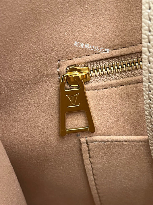 Alice Bags- Louis Vuittons - 16391