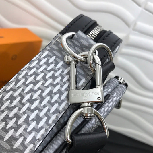 Alice Bags- Louis Vuittons - 16281