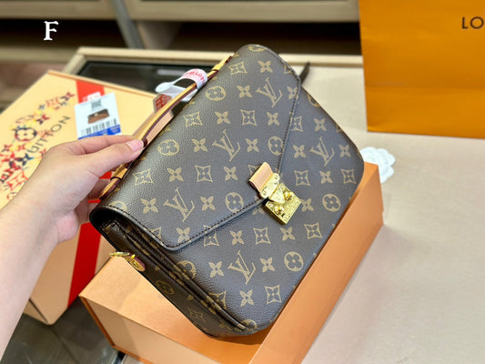 Alice bags - Louis Vuittons - 15032