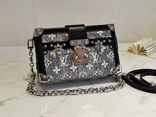 Alice Bags- Louis Vuittons - 16071
