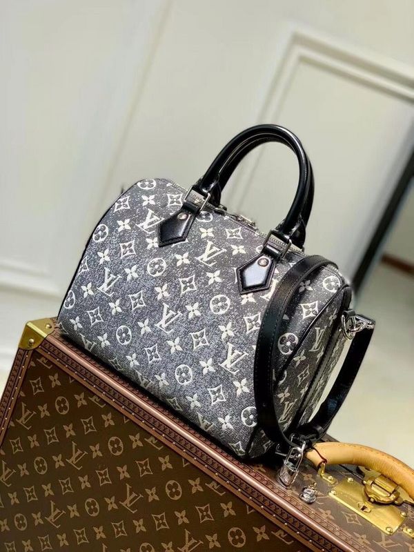 Alice Bags- Louis Vuittons - 15966