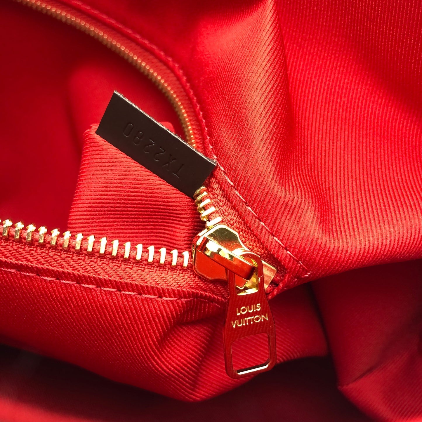 Handbag Luxury Designer By Louis Vuitton Size: PM