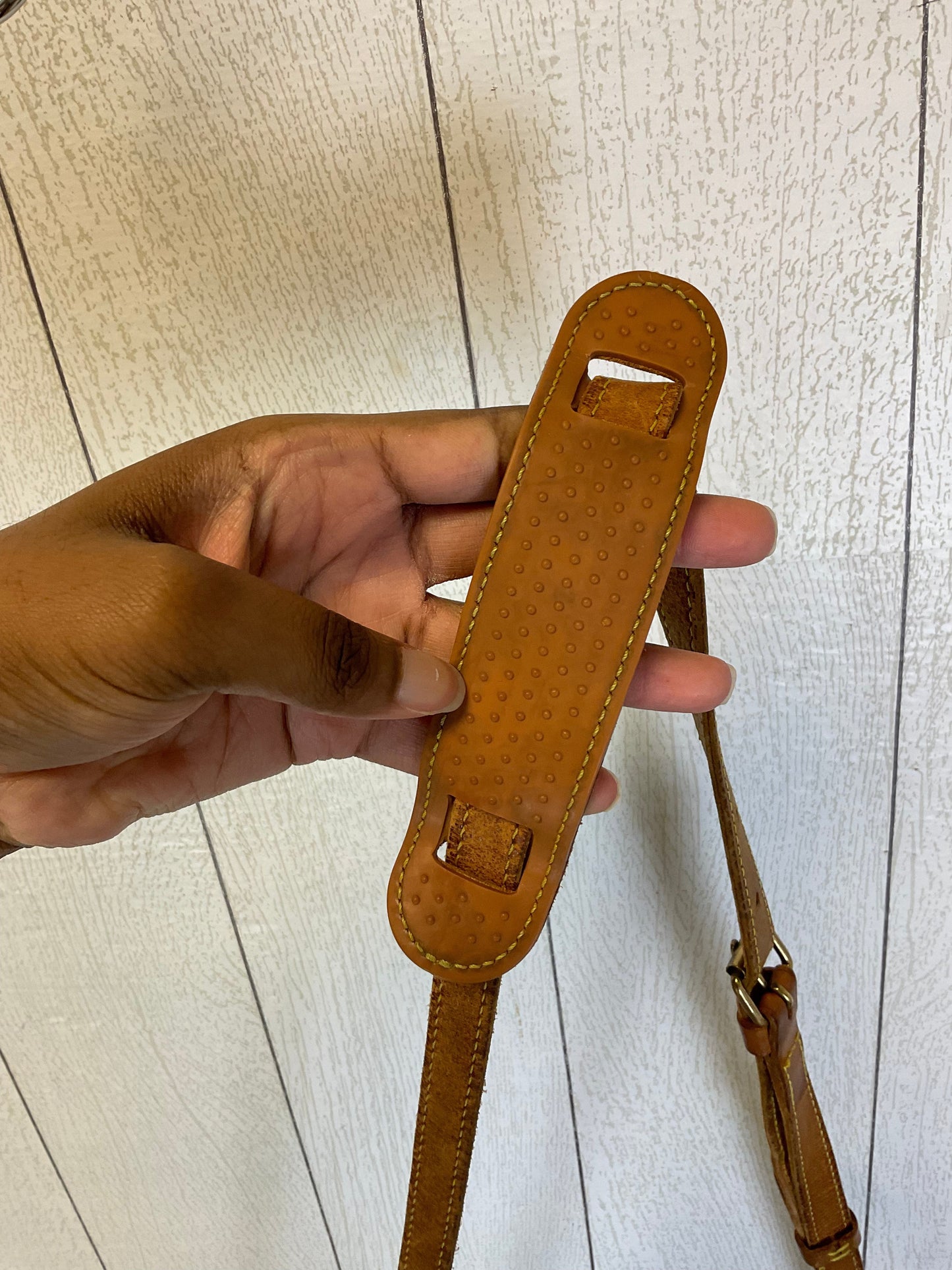 Crossbody Luxury Designer By Louis Vuitton Size: Medium