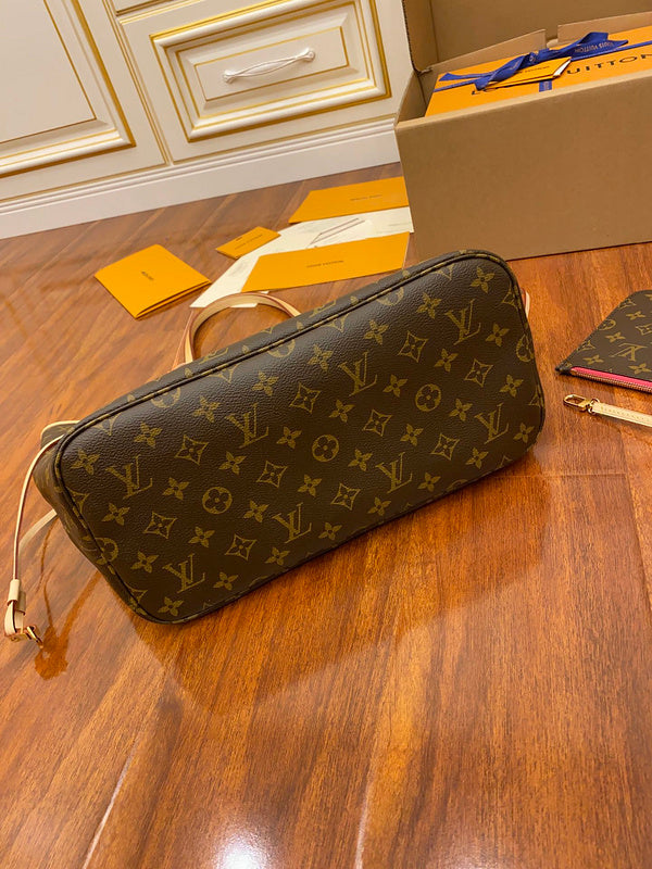 Alice Bags- Louis Vuittons  - 16076