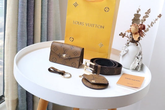 Alice Bags- Louis Vuittons  - 16609