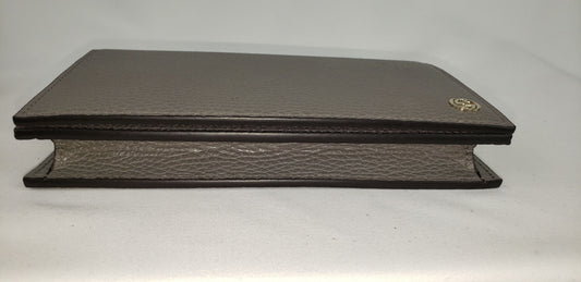 Gucci Crossbody Wallet on a Chain in Gray