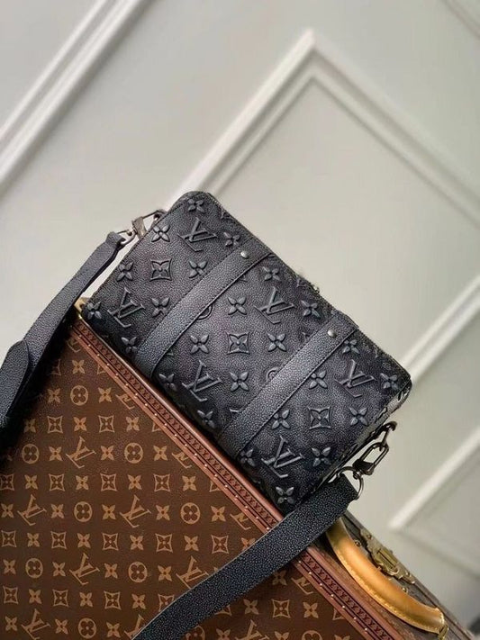 Alice Bags- Louis Vuittons  - 15960
