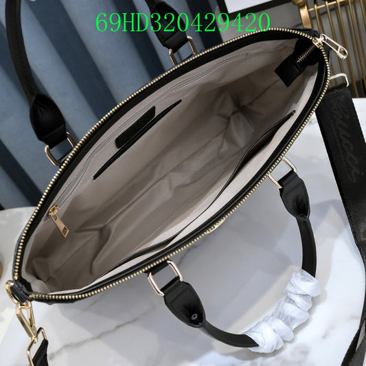 Gucci Bags - The Tote   926