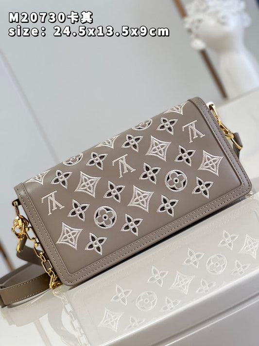 Alice Bags- Louis Vuittons  - 16042
