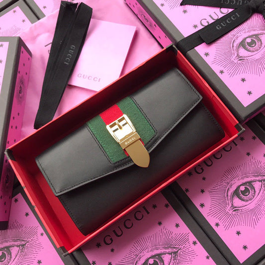 Gucci   Luxury Bags  885