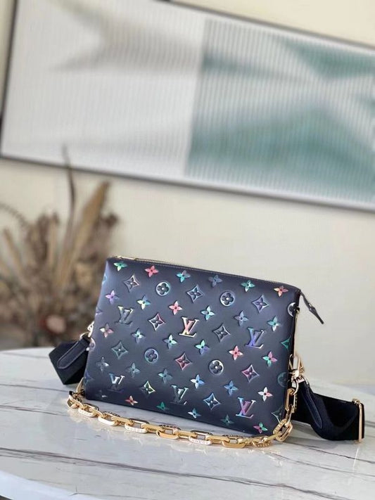 Alice Bags- Louis Vuittons  - 16356