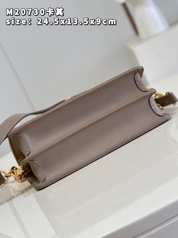 Alice Bags- Louis Vuittons  - 16042