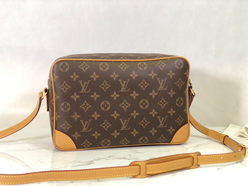 Alice Bags- Louis Vuittons  - 16035