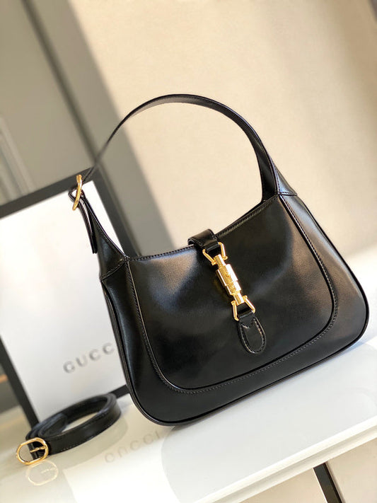 Gucci   Luxury Bags  964