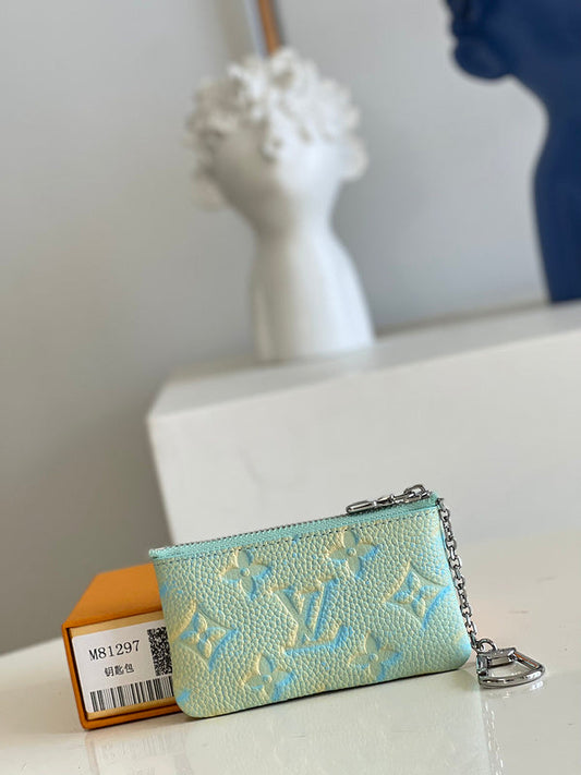 Alice Bags- Louis Vuittons  - 16411