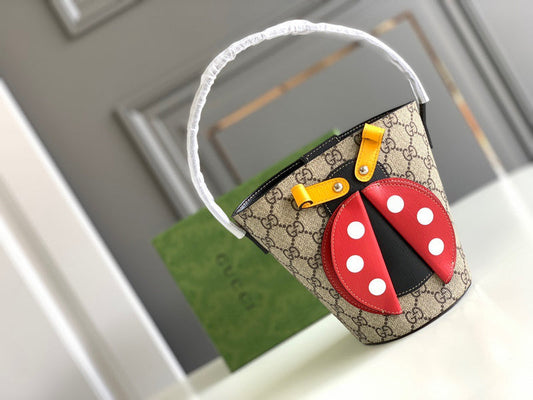 Gucci   Luxury Bags  979