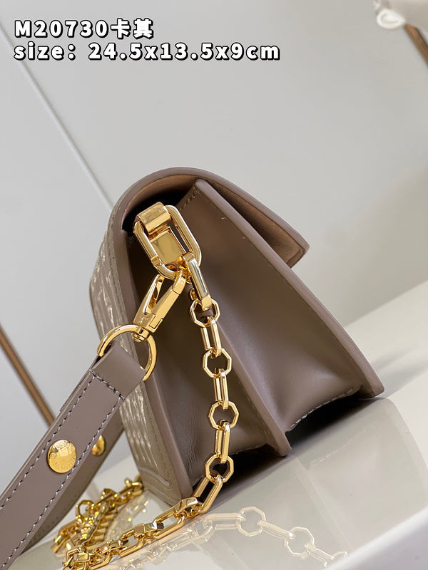 Alice Bags- Louis Vuittons  - 16061