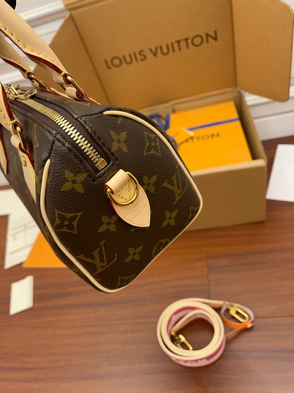 Alice Bags- Louis Vuittons  - 16312