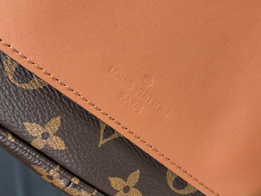 Alice Bags- Louis Vuittons  - 16720