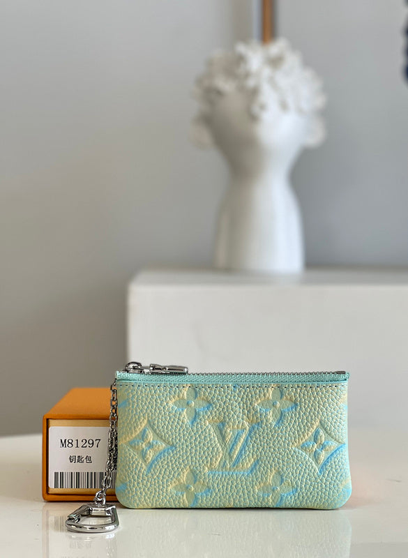 Alice Bags- Louis Vuittons  - 16411