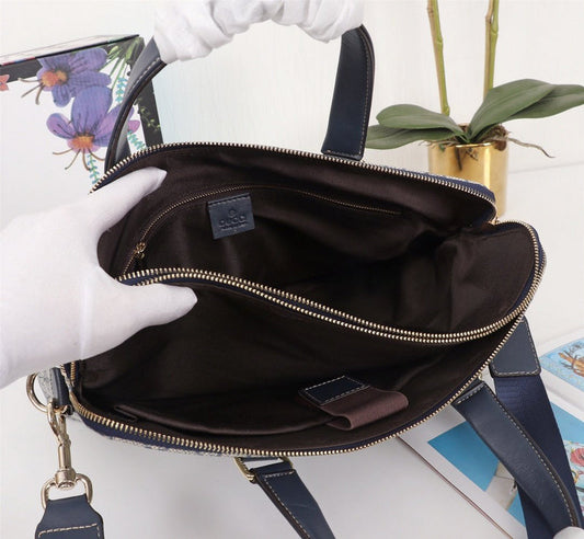 Gucci Bags - The Tote   925