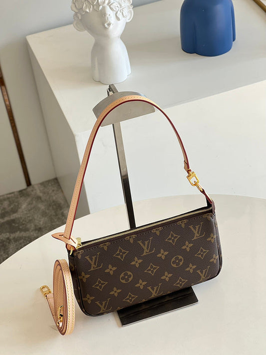 Alice Bags- Louis Vuittons  - 16545