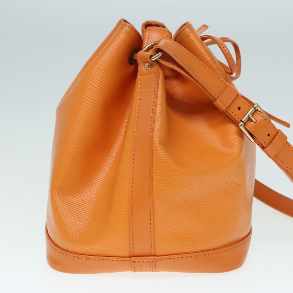 LOUIS VUITTON Epi Petit Noe Shoulder Bag Orange Mandarin M5901H LV Auth 87364