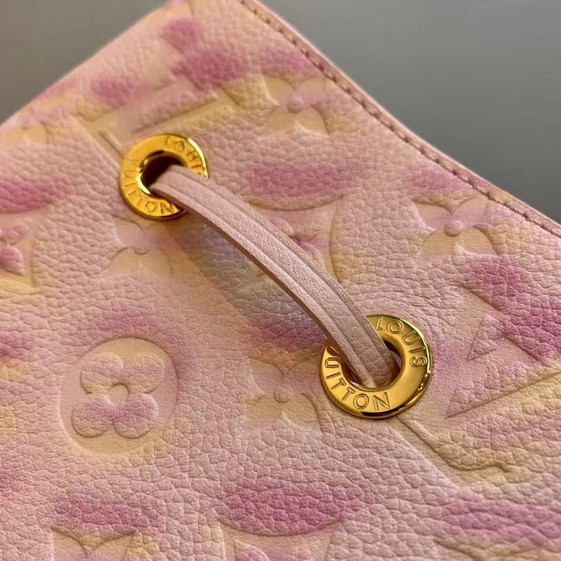 Alice Bags- Louis Vuittons  - 16594