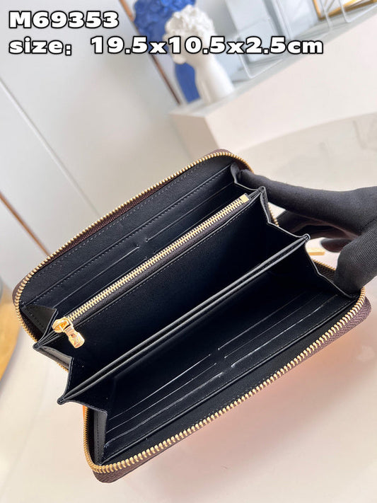 Alice  Bags- Louis Vuittons  - 15900