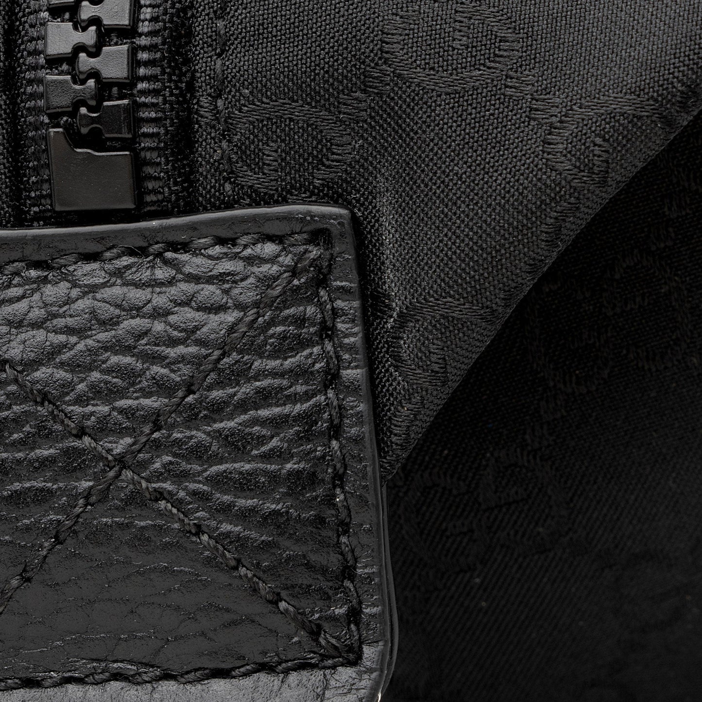 Gucci GG Nylon Travel Duffle Bag (SHF-EZRm68)