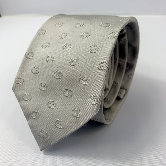 Gucci GG Print Jaylen Silk Tie in Zinc