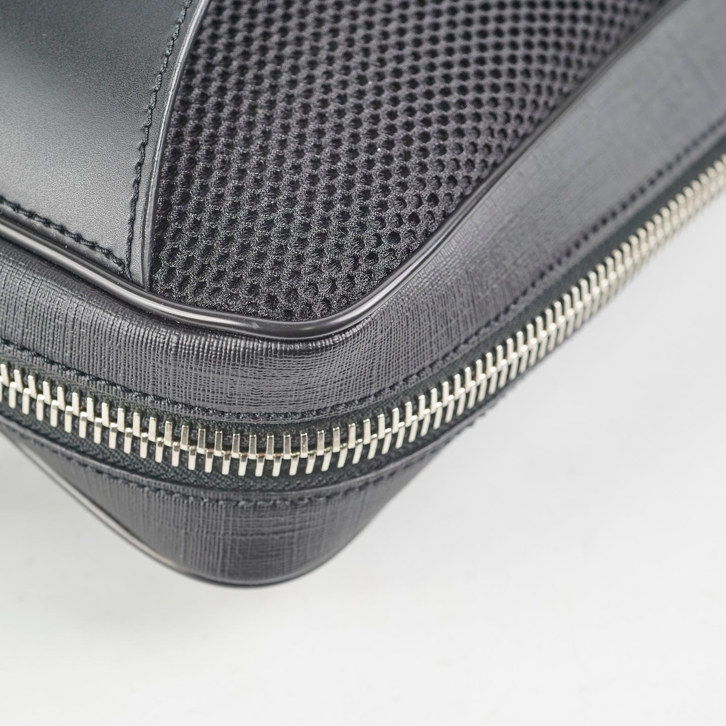 Gucci Messenger Monogram Black Slingbag