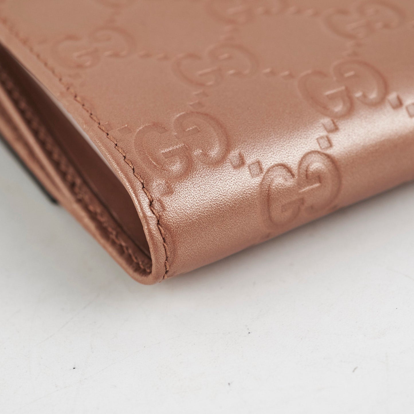 Gucci GG Supreme Wallet Pink