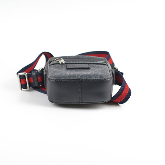 Gucci GG Supreme Messenger Bag Dark Grey