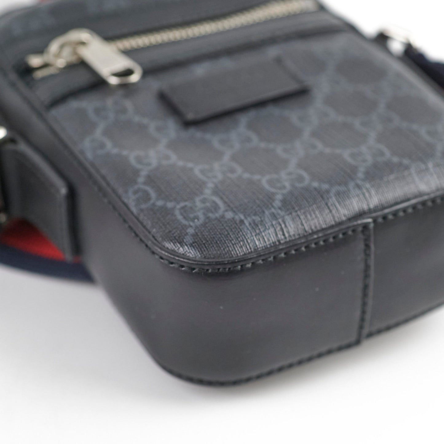 Gucci GG Supreme Messenger Bag Dark Grey
