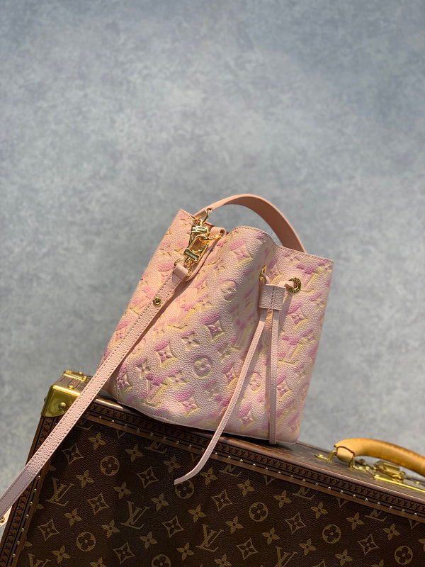 Alice Bags- Louis Vuittons  - 16566