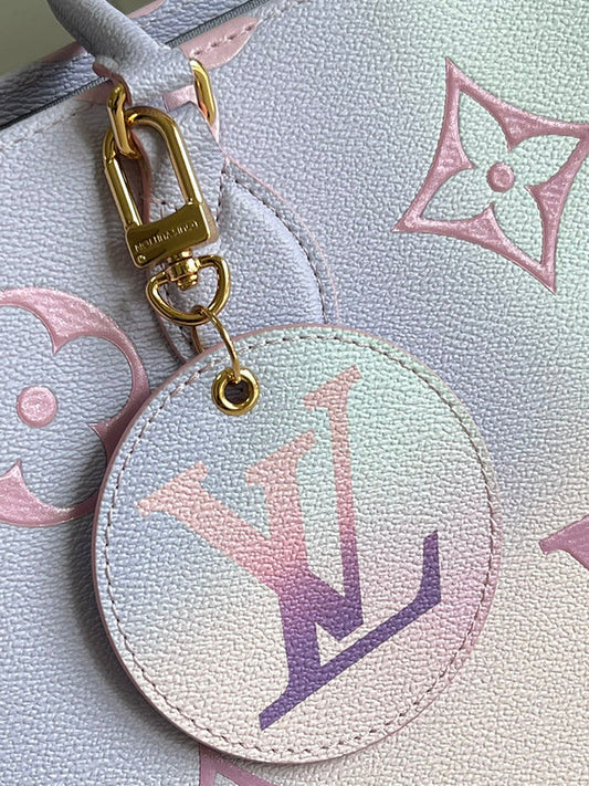 Alice Bags- Louis Vuittons  - 16622