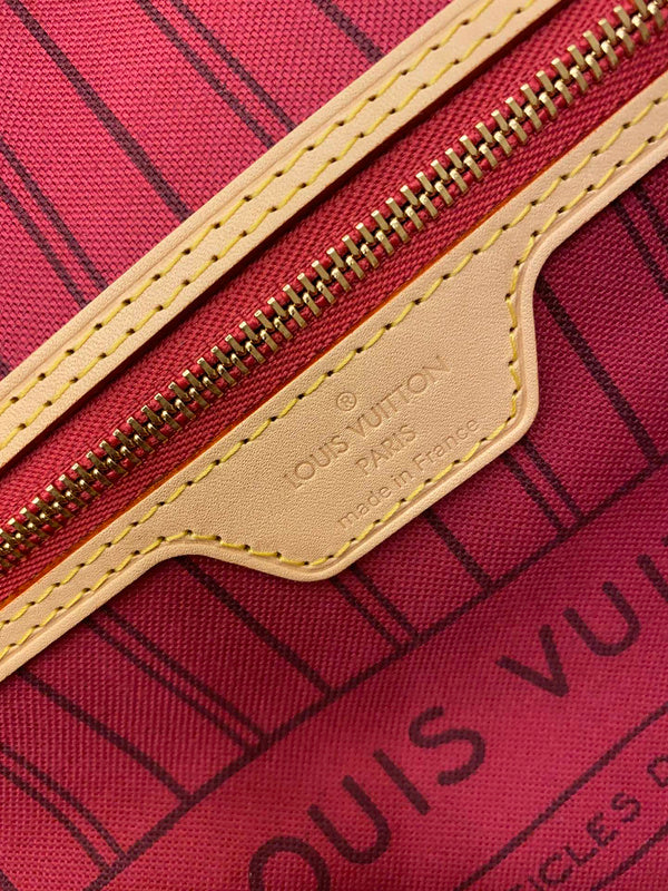 Alice Bags- Louis Vuittons  - 16076