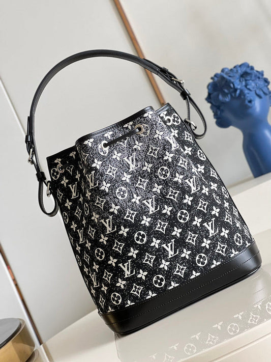 Alice Bags- Louis Vuittons  - 16463
