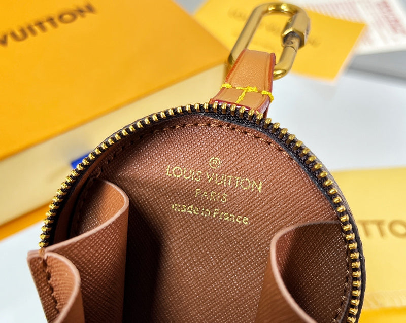 Alice Bags- Louis Vuittons  - 16603