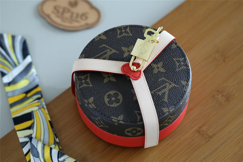 Alice bags - Louis Vuittons  - 9355