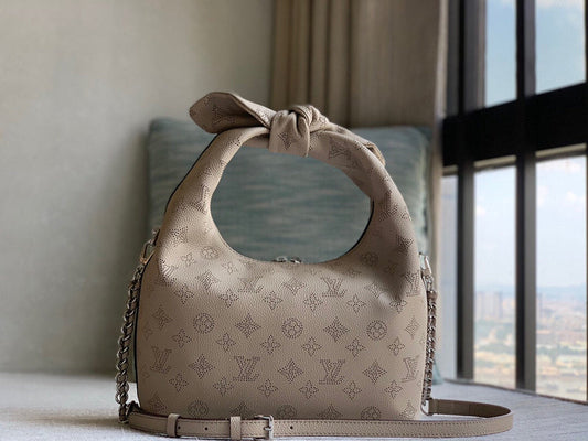 Alice Bags- Louis Vuittons  - 16385