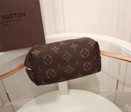 Alice Bags- Louis Vuittons  - 16365