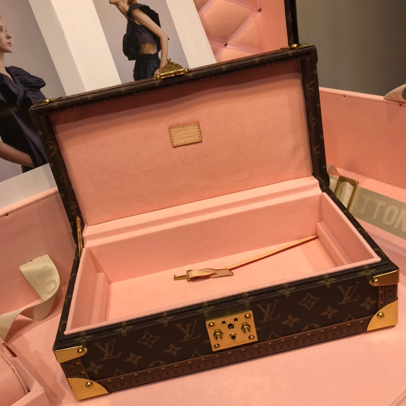 Alice Bags- Louis Vuittons  - 16000