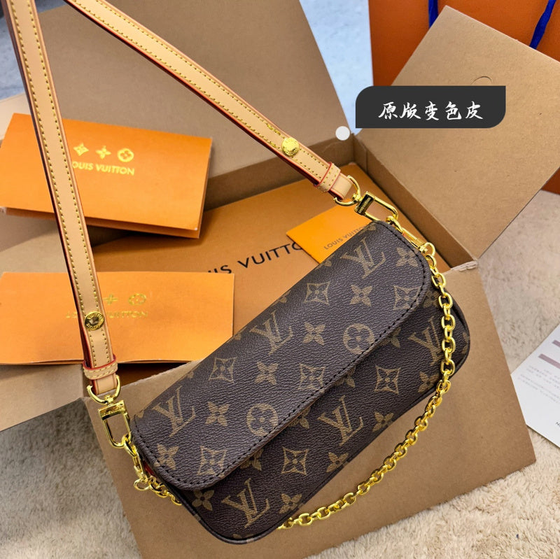 Alice Bags- Louis Vuittons  - 15904