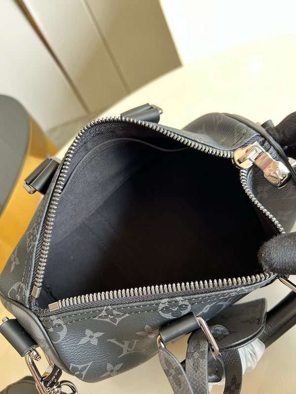 Alice Bags- Louis Vuittons  - 16262