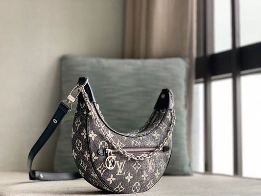 Alice Bags- Louis Vuittons  - 16024