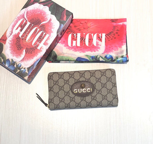 Gucci   Luxury Bags  883